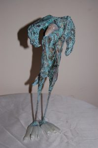 Vogel koper, speksteen en paverpol hoogte ca 20cm € 55,-